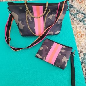 Womens Purse/Wristlet